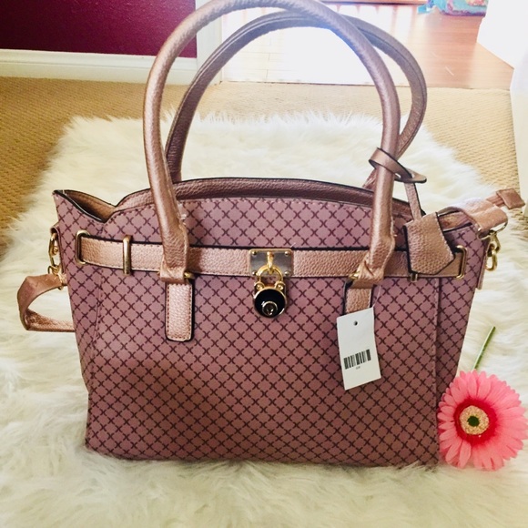 Handbags - 🌸 NWT 🌸 JUST ARRIVED 🌸 STUNNING ROSE PURSE
